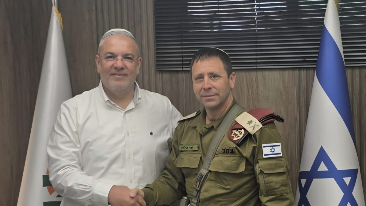 אלוף אבי בלוט וראש העיר יוסי אסרף