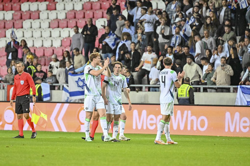 עלו עם סרטים שחורים, נבחרת אירלנד