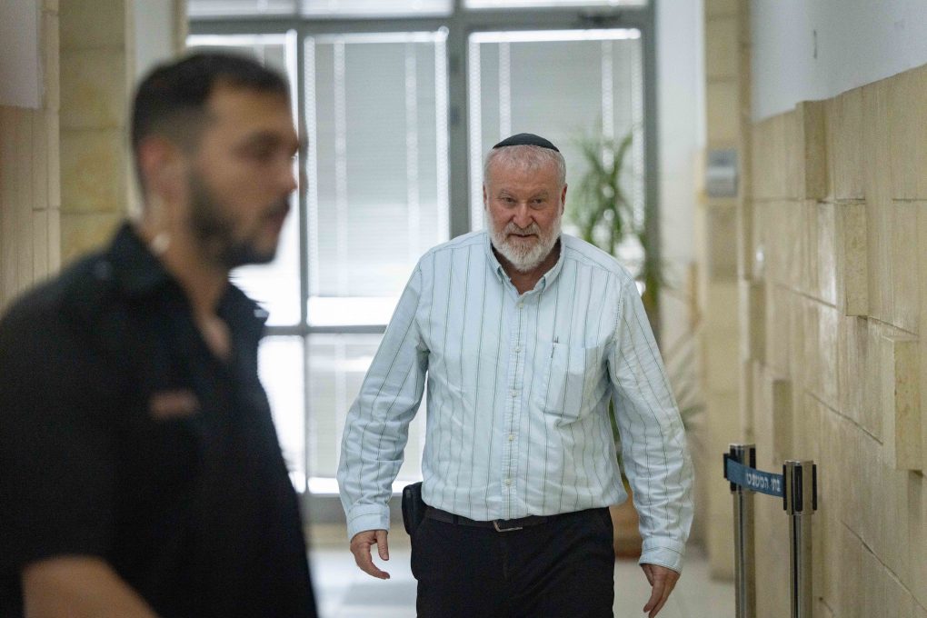 מנדלבליט מגיע לדיון