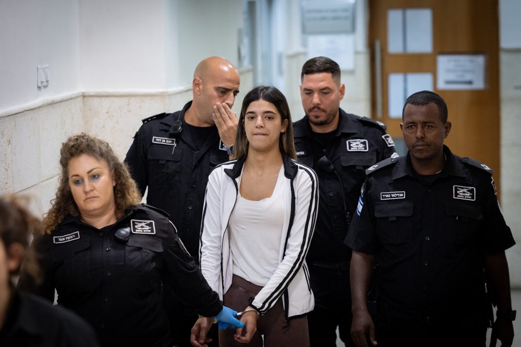 אגם צרפי, הזמינה את הרצח