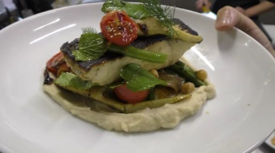 פילה דג ים על קרם כרובית וארטישוק רומאי