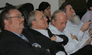 להתבונן קדימה