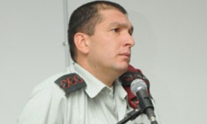 מח"ט הצנחנים נגד הבייני"שים