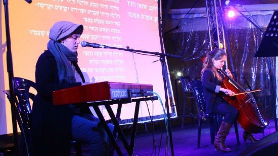 שירה לוי (בתמונה: אפרת אפטר) צילום: שירה לוי (בתמונה: אפרת אפטר) ברנז'ה