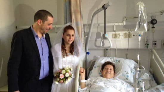 אם הכלה נפצעה, הזוג התחתן בבית החולים