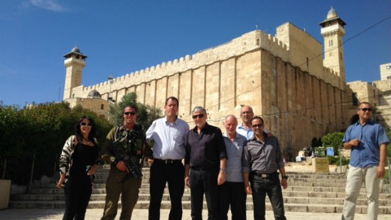 שר הרווחה מאיר כהן: "אפעל להנגשת מערת המכפלה לבעלי מוגבליות"
