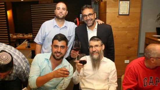 קובי הר צבי, בחדרי חרדים צילום: קובי הר צבי, בחדרי חרדים מוזיקה