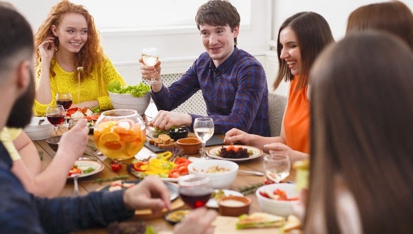רווקים, ארוחה, ביצה צילום: shutterstock יחסים