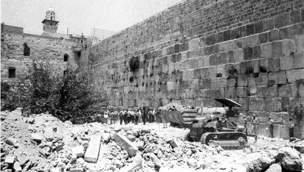 פינוי הבתים הסמוכים לכותל צילום: דן הדני, הספריה הלאומית תרבות