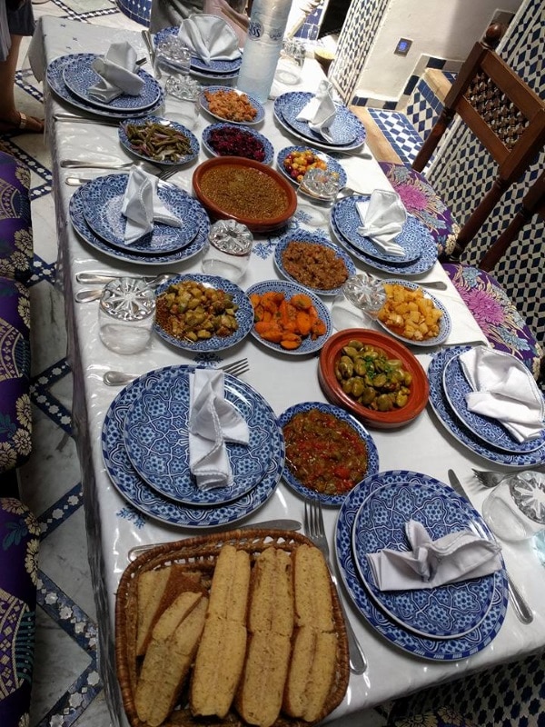 סלטים בארוחה מרוקאית