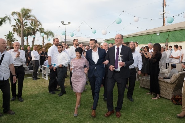 בדרך לחופה